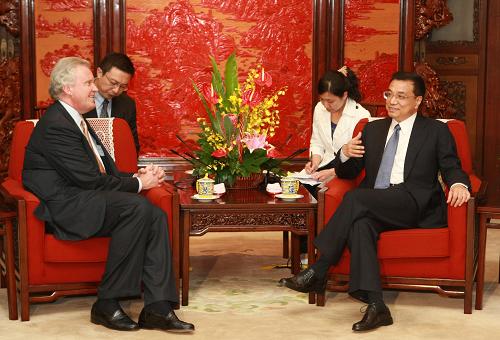 5月25日,国务院副总理李克强在北京中南海紫光阁会见美国通用电气公司董事长兼首席执行官杰夫·伊梅尔特。新华社记者 庞兴雷 摄