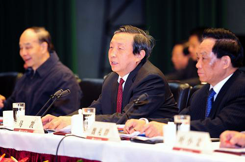 4月18日,中国行政体制改革研究会成立大会暨首届中国行政改革论坛在北京举行。国务委员兼国务院秘书长、国家行政学院院长马凯出席会议并讲话。