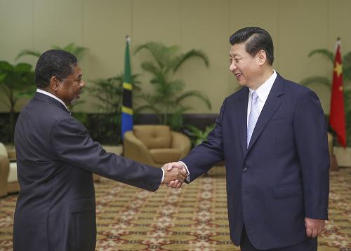 3月25日,国家主席习近平在达累斯萨拉姆会见桑给巴尔总统谢因。新华社记者 兰红光 摄