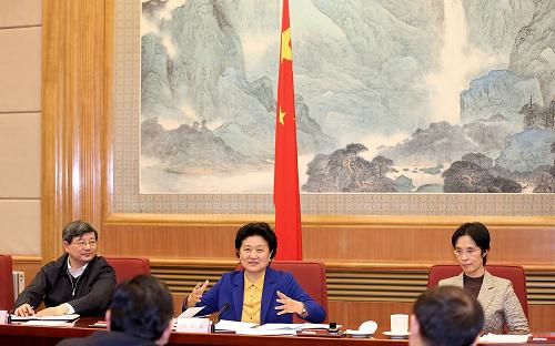 1月22日,中共中央政治局委员、国务院副总理刘延东在北京与新一届中国足协执委、足球界代表座谈并讲话。新华社记者李明摄