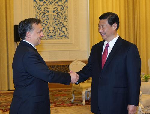12月2日,中共中央政治局常委、国家副主席习近平在北京人民大会堂会见匈牙利前总理、青民盟主席欧尔班·维克多尔。 新华社记者 刘卫兵摄