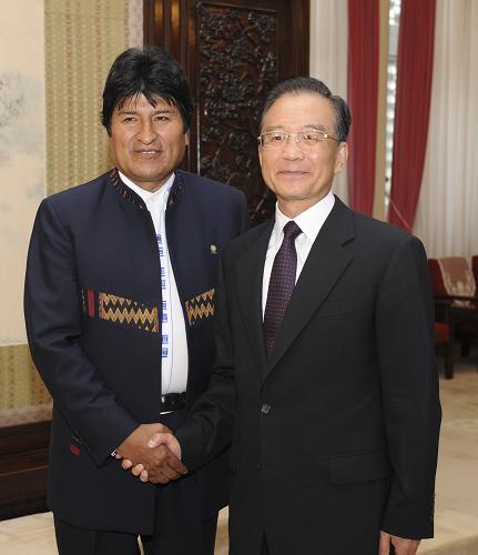 8月11日,国务院总理温家宝在北京中南海紫光阁会见玻利维亚总统莫拉莱斯。新华社记者 马占成 摄