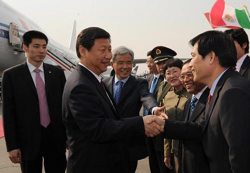 2月9日下午,中国国家副主席习近平抵达墨西哥首都墨西哥城,开始对墨西哥进行为期两天的正式访问。新华社记者 马占成 摄