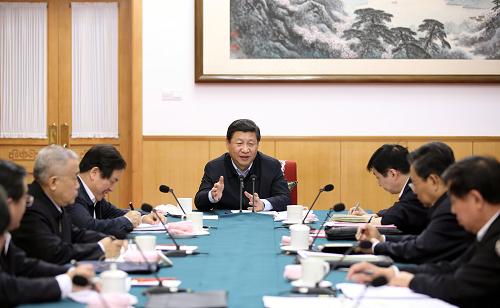 近日,中共中央总书记习近平等中共中央政治局常委在北京分别听取联系点省区党的群众路线教育实践活动总体情况汇报。这是12月9日,中共中央总书记习近平在中南海听取河北省委党的群众路线教育实践活动总体情况汇报。新华社记者 兰红光 摄