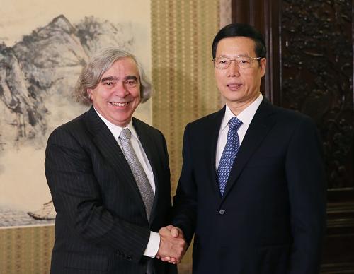 10月28日,国务院副总理张高丽在北京中南海紫光阁会见美国能源部长欧内斯特·莫尼兹一行。新华社记者 姚大伟 摄