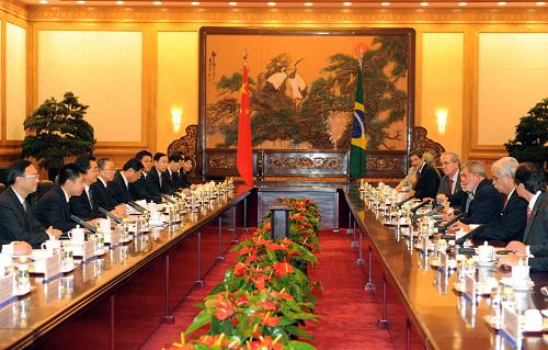 5月19日,中国国家主席胡锦涛在北京人民大会堂与来华进行国事访问的巴西总统卢拉举行会谈。新华社记者 饶爱民 摄