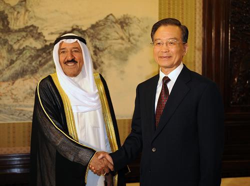 5月11日,国务院总理温家宝在北京中南海紫光阁会见科威特埃米尔萨巴赫。 新华社记者 刘建生 摄