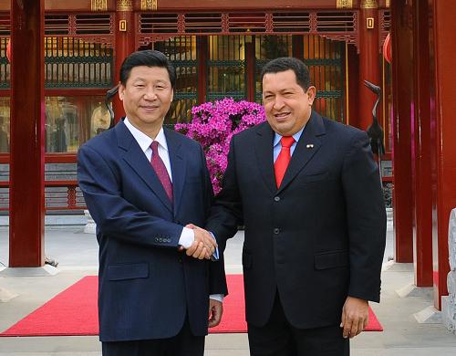4月9日,国家副主席习近平在北京钓鱼台国宾馆会见委内瑞拉总统查韦斯。新华社记者 李涛 摄