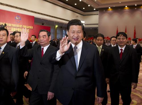 12月22日,正在越南访问的中共中央政治局常委、国家副主席习近平和越共中央书记处常务书记黎鸿英在河内国际会议中心共同会见参加第十二届中越青年友好会见活动的两国青年代表。新华社记者 李学仁 摄