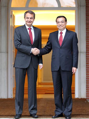 1月5日,中国国务院副总理李克强在马德里会见西班牙首相萨帕特罗。新华社记者 丁林 摄