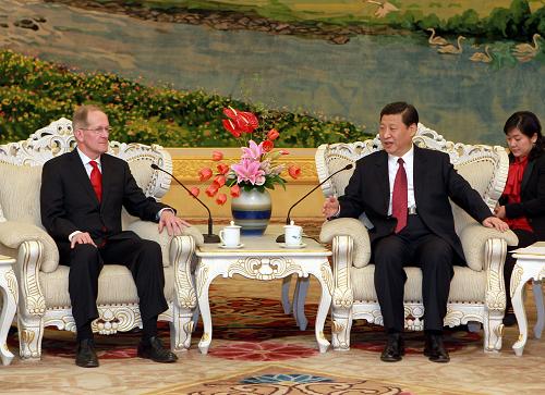 1月10日,中国国家副主席习近平在北京人民大会堂会见第65届联合国大会主席戴斯。新华社记者 鞠鹏 摄
