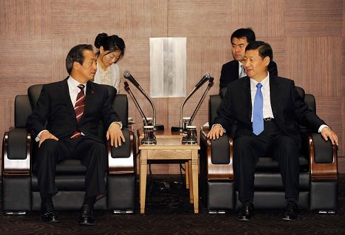 12月18日,中国国家副主席习近平在首尔会见韩国大国家党党首郑梦准。 新华社记者 马占成 摄