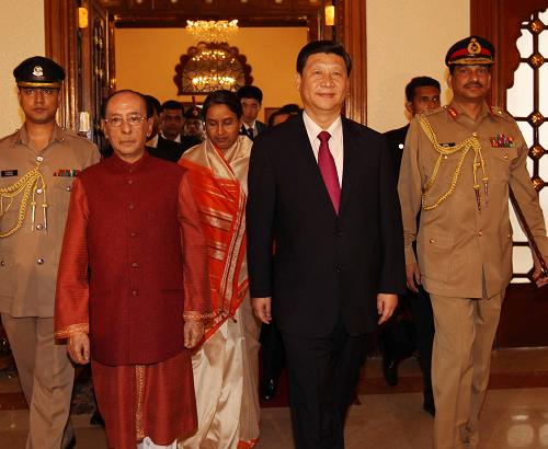 习近平会见孟加拉国总统拉赫曼 6月15日,正在孟加拉国访问的中国国家副主席习近平在达卡会见孟加拉国总统齐勒·拉赫曼。 新华社记者刘卫兵摄