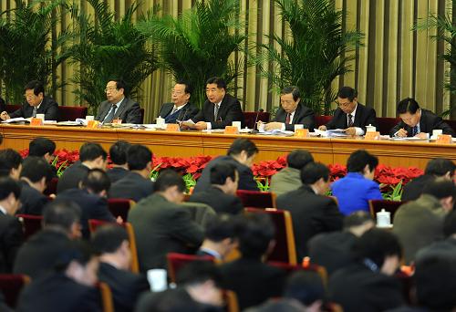 12月21日至22日,中央农村工作会议在北京举行。中共中央政治局委员、国务院副总理回良玉出席会议并讲话。新华社记者 刘建生 摄