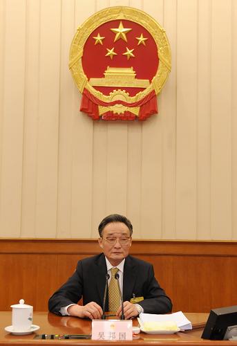 12月26日,十一届全国人大常委会第十二次会议在北京人民大会堂举行闭幕会。吴邦国委员长主持会议并发表重要讲话。新华社记者 黄敬文 摄