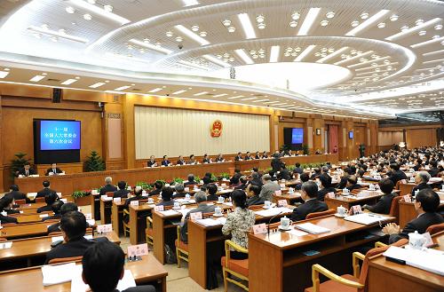 十一届全国人大常委会第六次会议在京闭会 吴邦国主持会议并发表重要讲话 12月27日,十一届全国人大常委会第六次会议在北京人民大会堂闭会。吴邦国委员长主持会议并发表重要讲话。 新华社记者马占成摄