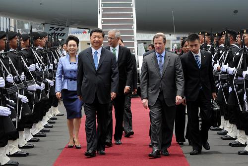 6月4日,国家主席习近平抵达墨西哥城,开始对墨西哥进行国事访问。新华社记者 饶爱民 摄