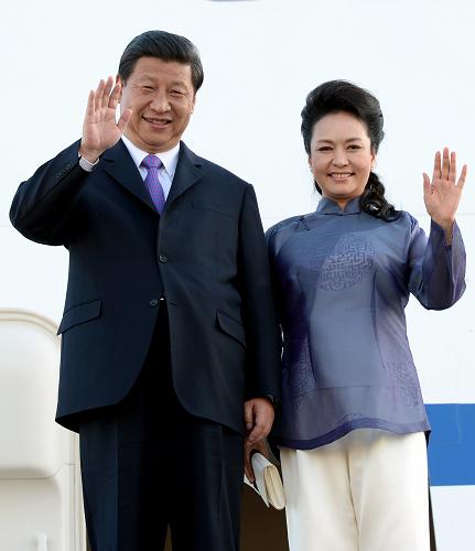 6月6日,国家主席习近平抵达美国加利福尼亚州,将于7日至8日在安纳伯格庄园同奥巴马总统举行中美元首会晤。 新华社记者 兰红光 摄