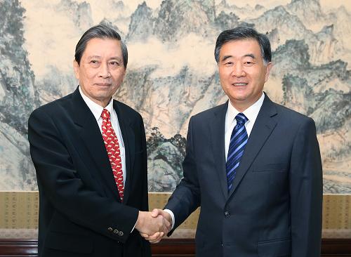 4月16日,中国国务院副总理汪洋在北京会见泰国副总理包巴索。新华社记者姚大伟 摄