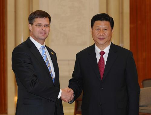 10月25日,国家副主席习近平在北京人民大会堂会见荷兰首相巴尔克嫩德。新华社记者 高洁 摄