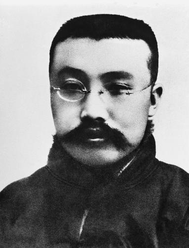 这是李大钊像 新华社发