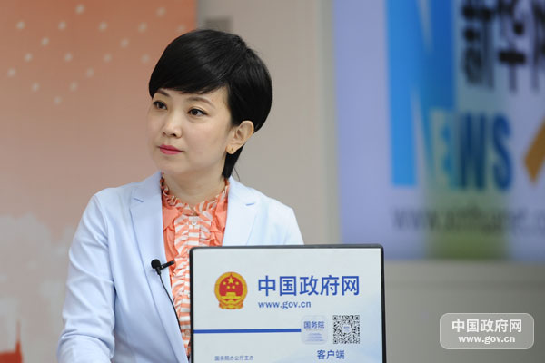 主持人刘燕_在线访谈(1)_图片_中国政府网