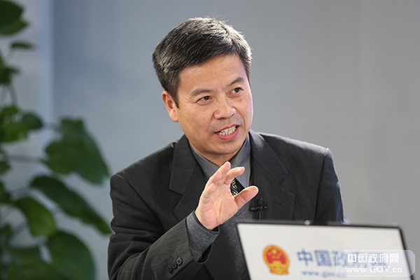 嘉宾肖江平