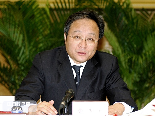 2008年1月4日(星期五)10时,第一次全国污染源普查电视电话会议在国务院小礼堂举行。中国政府网进行现场直播。图为财政部副部长张少春在会议上发言。 中国政府网 郭小天 摄