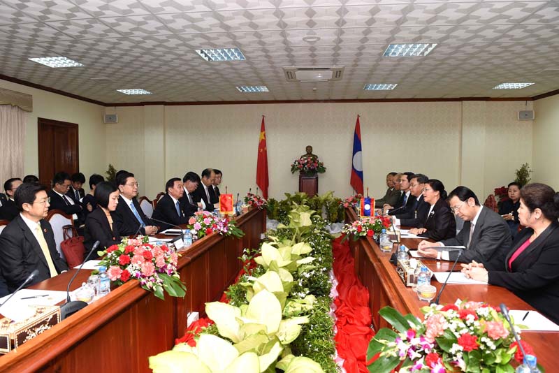 中共中央政治局常委,全国人大常委会委员长张德江在万象会见老挝国会
