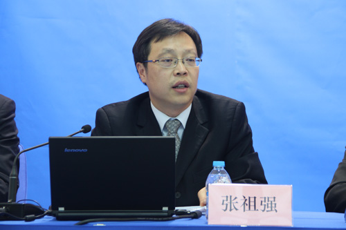 中国气象局应急减灾与公共服务司司长、新闻发言人张祖强。