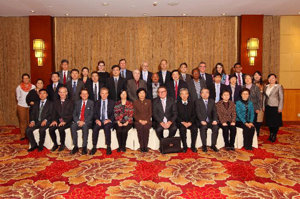 第九届全球健康促进大会科学顾问委员会第二次会议参会人员集体合影