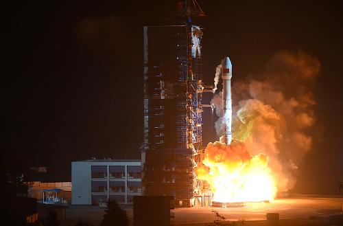 12月10日0时46分，搭载“中星1C”卫星的长征三号乙运载火箭升空。当日0时46分，我国在西昌卫星发射中心用长征三号乙运载火箭，成功将“中星1C”卫星送入太空预定转移轨道。“中星1C”卫星是中国卫星通信集团有限公司所属的一颗通信广播卫星，由中国航天科技集团公司所属中国空间技术研究院研制。“中星1C”卫星可提供高质量的话音、数据、广播电视传输业务，将为我国通信广播事业提供更好的服务。