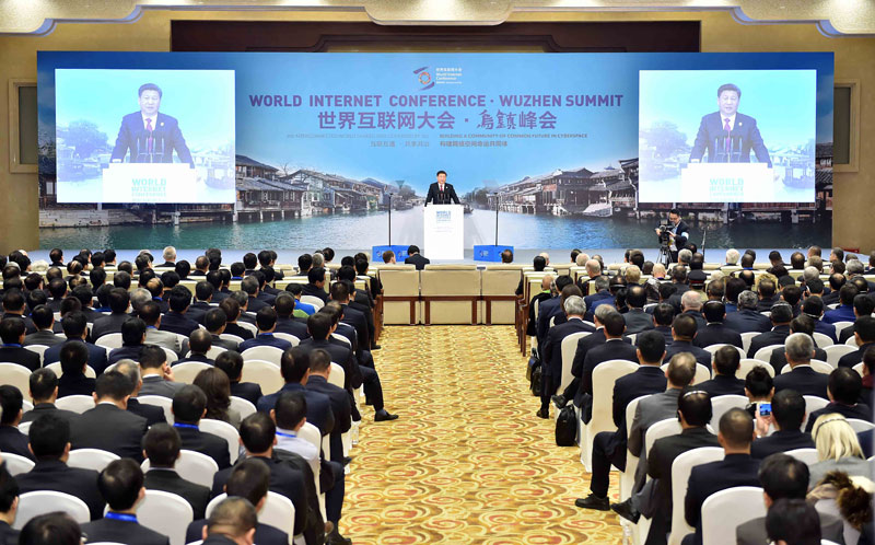 12月16日，第二届世界互联网大会在浙江省乌镇开幕。国家主席习近平出席开幕式并发表主旨演讲。新华社记者 李涛 摄
