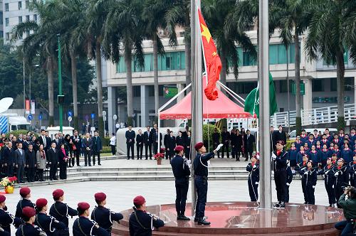 12月20日，澳门特区政府在金莲花广场举行升旗仪式，庆祝澳门回归祖国16周年。