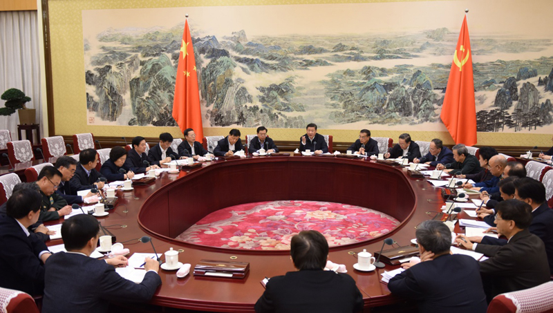 12月28日至29日，中共中央政治局召开专题民主生活会，对照检查践行“三严三实”情况，讨论研究加强党风廉政建设措施。中共中央总书记习近平主持会议并发表重要讲话。