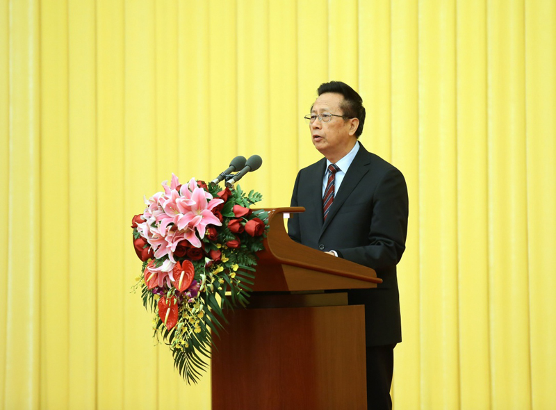 12月31日，中国人民政治协商会议全国委员会在全国政协礼堂举行新年茶话会。民建中央主席陈昌智代表各民主党派中央、全国工商联和无党派人士讲话。