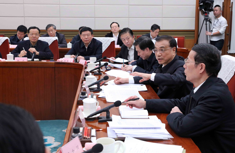 1月22日，中共中央政治局常委、国务院总理李克强主持召开座谈会，研究全面推开营改增、加快财税体制改革、进一步显著减轻企业税负，调动各方发展积极性。