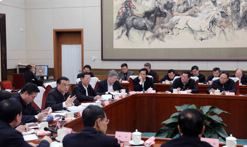 1月22日，中共中央政治局常委、国务院总理李克强主持召开座谈会，研究全面推开营改增、加快财税体制改革、进一步显著减轻企业税负，调动各方发展积极性。