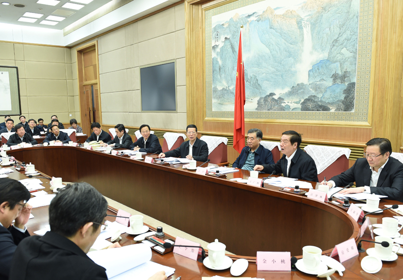 1月28日，中共中央政治局常委、国务院副总理、国务院食品安全委员会主任张高丽在北京主持召开国务院食品安全委员会第三次全体会议并讲话。新华社记者 王晔 摄