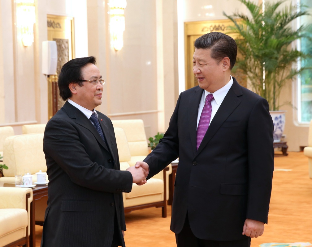 2月29日，中共中央总书记、国家主席习近平在北京人民大会堂会见越共中央总书记阮富仲特使、中央对外部部长黄平君。新华社记者 庞兴雷 摄