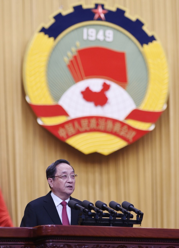 3月3日，中国人民政治协商会议第十二届全国委员会第四次会议在北京人民大会堂开幕。这是俞正声代表政协第十二届全国委员会常务委员会作工作报告。新华社记者 谢环驰 摄