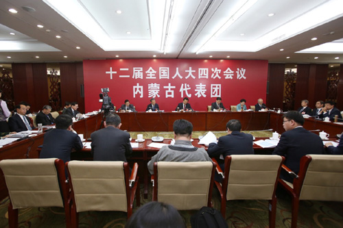 3月7日，十二届全国人大四次会议内蒙古代表团全体会议向媒体开放。