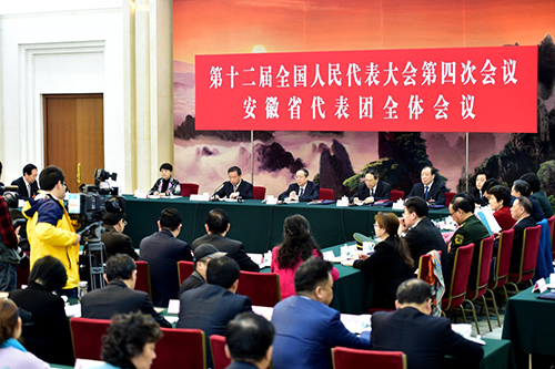 3月8日，十二届全国人大四次会议安徽代表团全体会议向媒体开放。