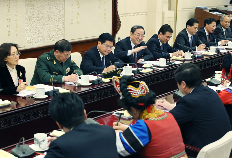 3月11日，中共中央政治局常委、全国政协主席俞正声参加十二届全国人大四次会议云南代表团的审议。新华社记者 姚大伟 摄