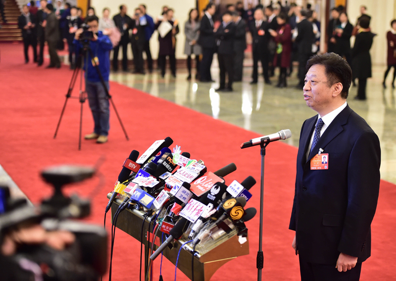 这是国家海洋局局长王宏在会前接受媒体采访。新华社记者 刘军喜 摄