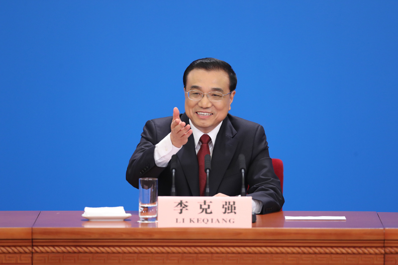 3月16日，国务院总理李克强在北京人民大会堂与中外记者见面，并回答记者提问。新华社记者 邢广利 摄