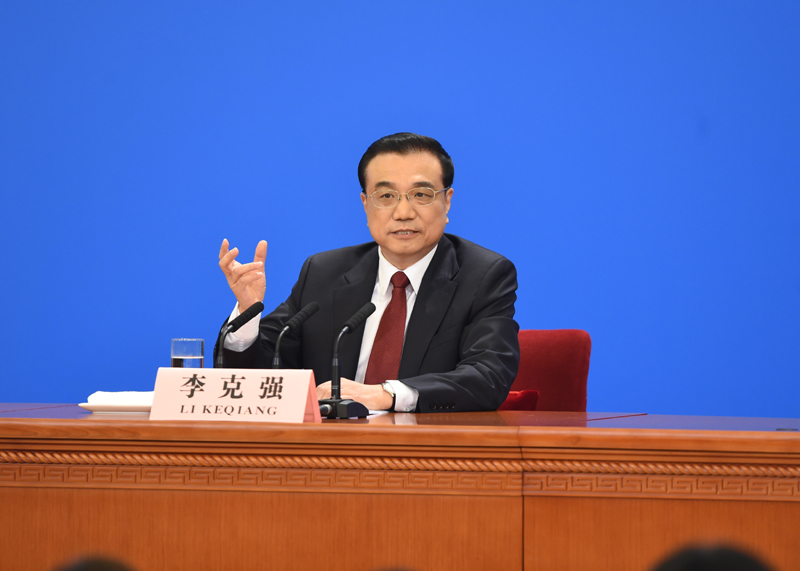 3月16日，国务院总理李克强在北京人民大会堂与中外记者见面，并回答记者提问。新华社记者 王晔 摄