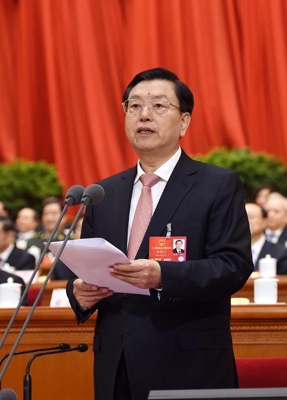 3月16日，第十二届全国人民代表大会第四次会议在北京人民大会堂举行闭幕会。张德江主持闭幕会并讲话。新华社记者 李学仁 摄