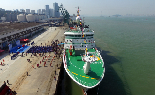 3月26日，我国先进的4500吨级海洋综合科考船——“向阳红03”船在厦门交付使用，并入列国家海洋调查船队。新华社记者 万后德 摄