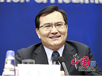 国民经济综合统计司司长盛来运介绍情况000.jpg